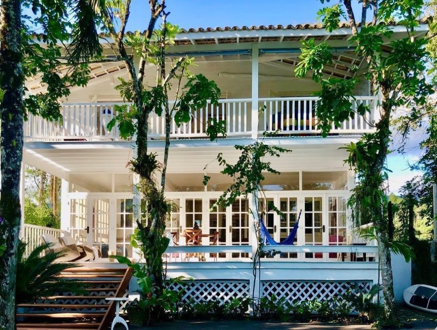 Casa com piscina — Praia da Baleia